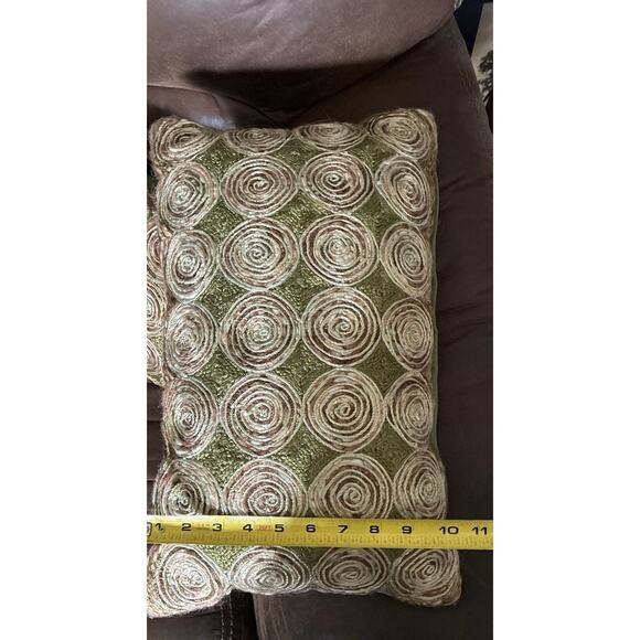 Pier One Retro Green Circles Embroidered 19” X 12” Throw Pillows Solid Back - Picture 6 of 7